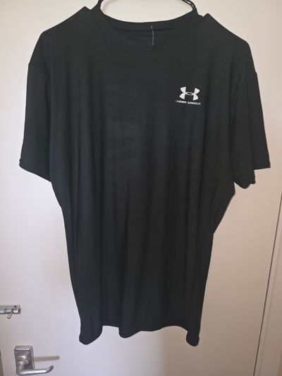 Under Armour Black T-Shirt