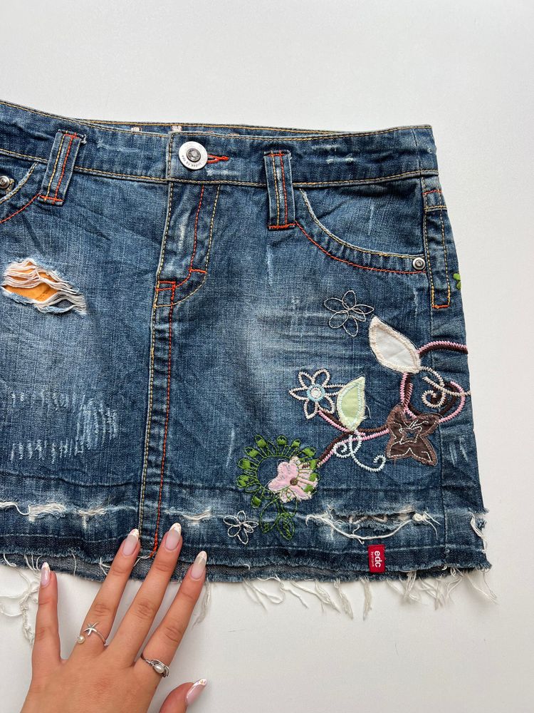 00s denim embroidered mini skirt- size S 2