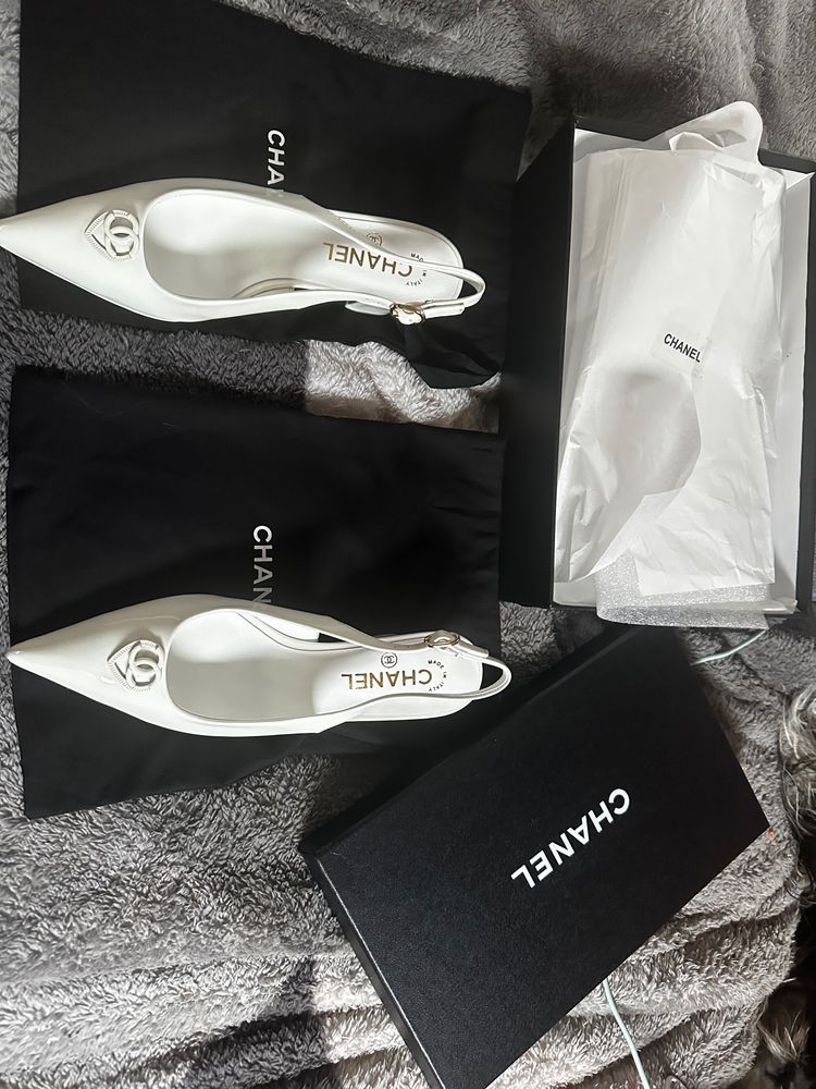 Chanel White Slingback Heels (authenticity unconfirmed)