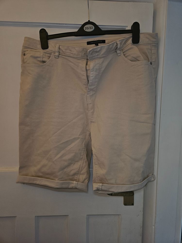 Peacocks beige shorts