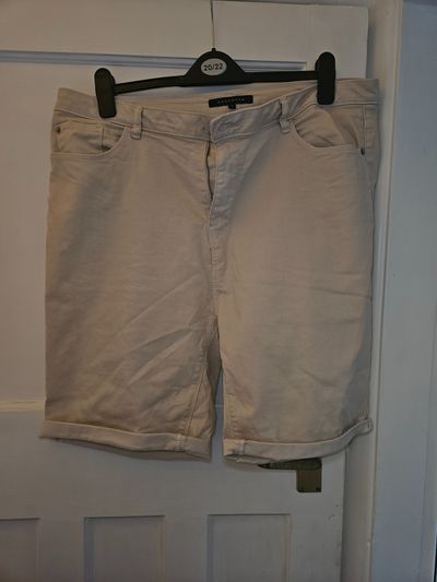 Peacocks beige shorts