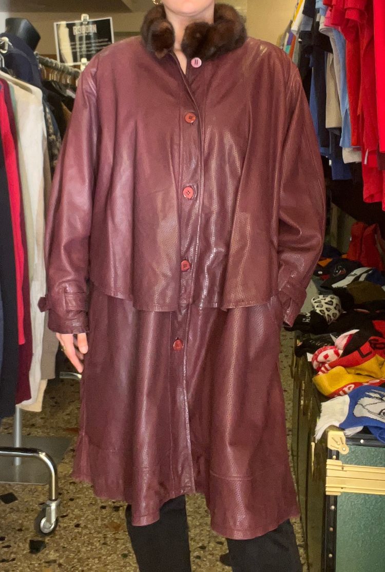 Burgundy Leather trench bordeaux collo ecopelliccia l donna  imagen 1