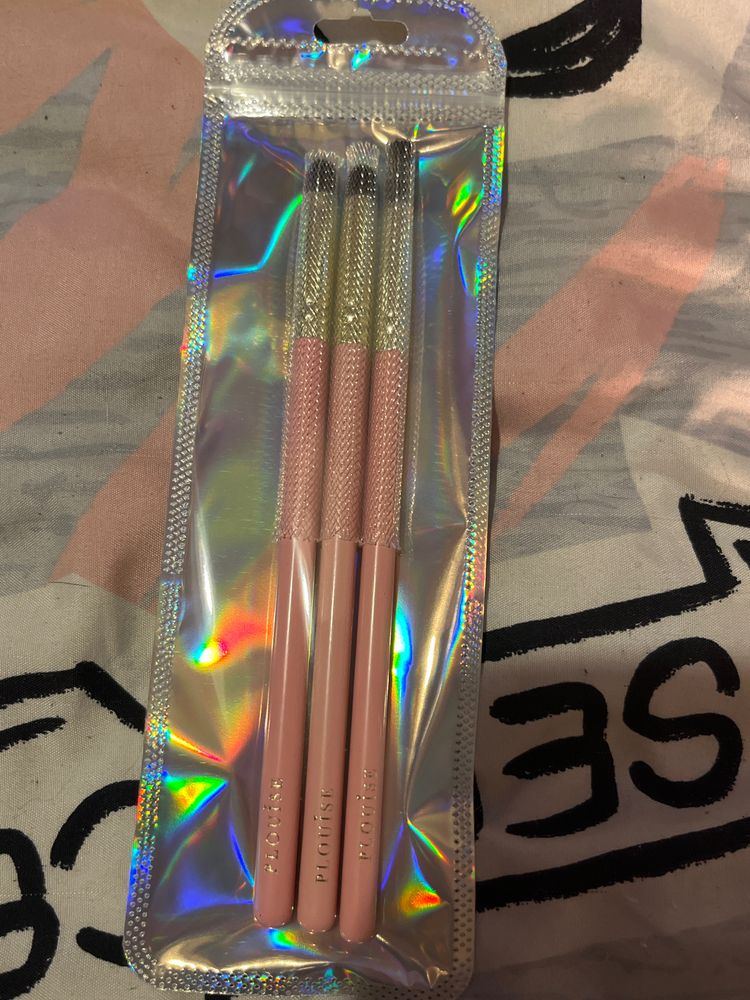 Plouise Set Of Three Makeup Brushes #1
