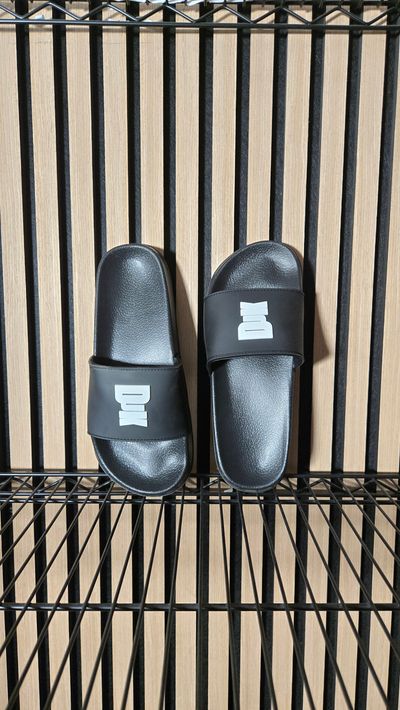 B129 DJK Black/White Sliders Brand New