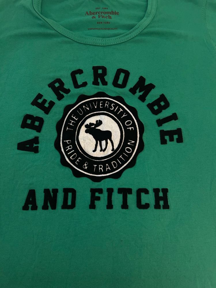Abercrombie and fitch tee size medium  image 2