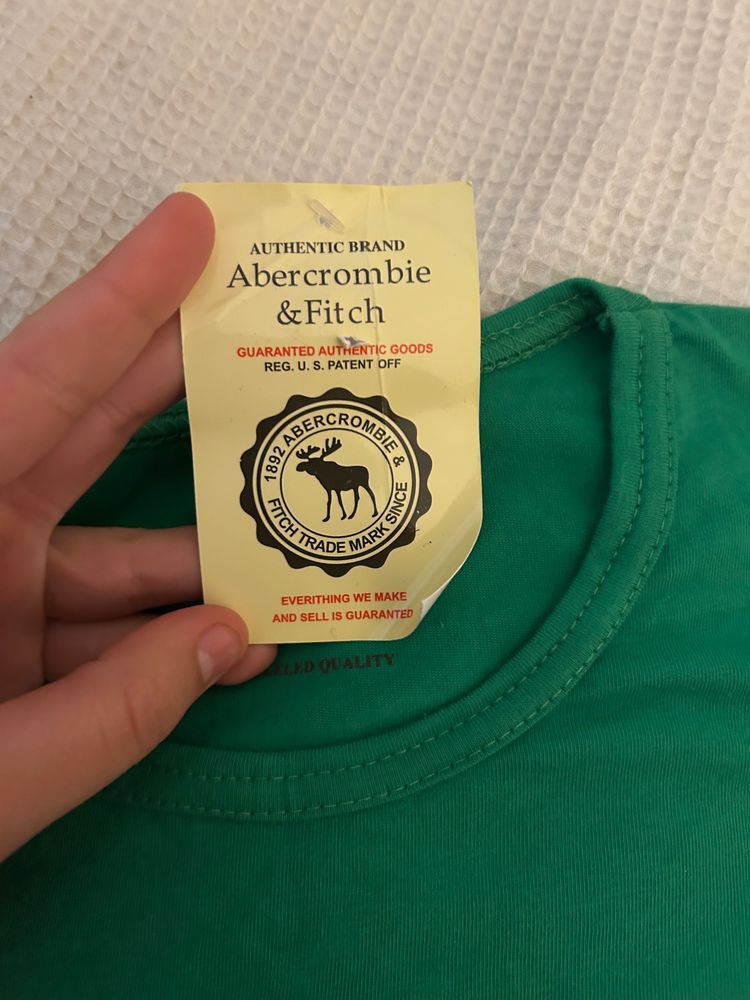 Abercrombie and fitch tee size medium  image 3
