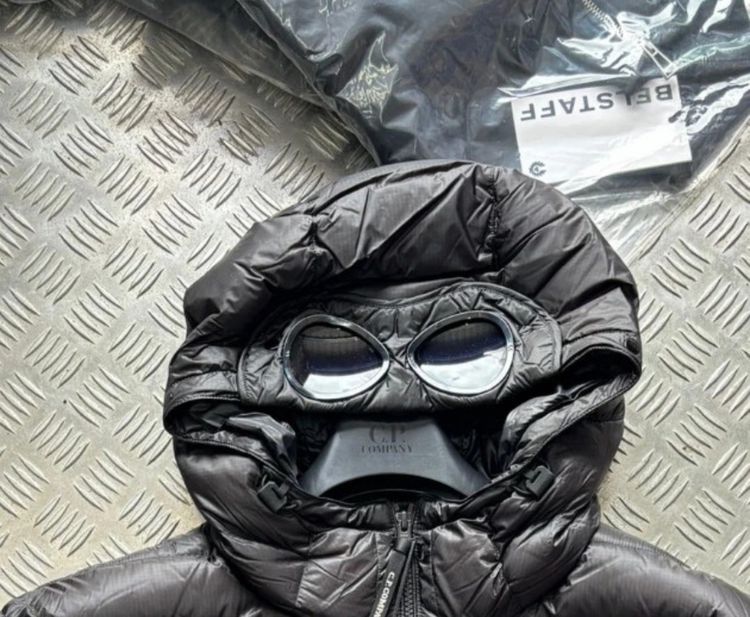 Black Padded Jacket With Hood And Goggles image 3