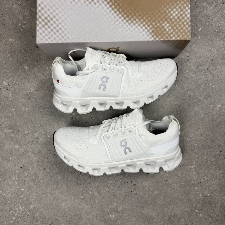On Running On White Running Shoes product image