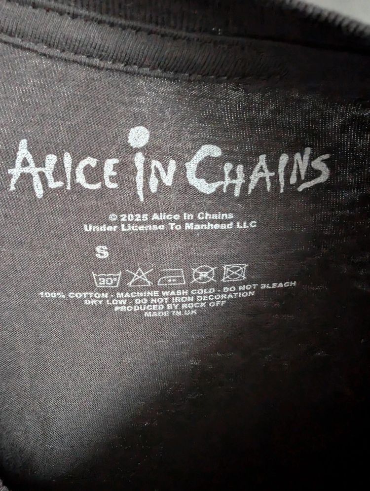 Alice In Chains Unplugged Grunge Band Graphic T Shirt Small Black image 3