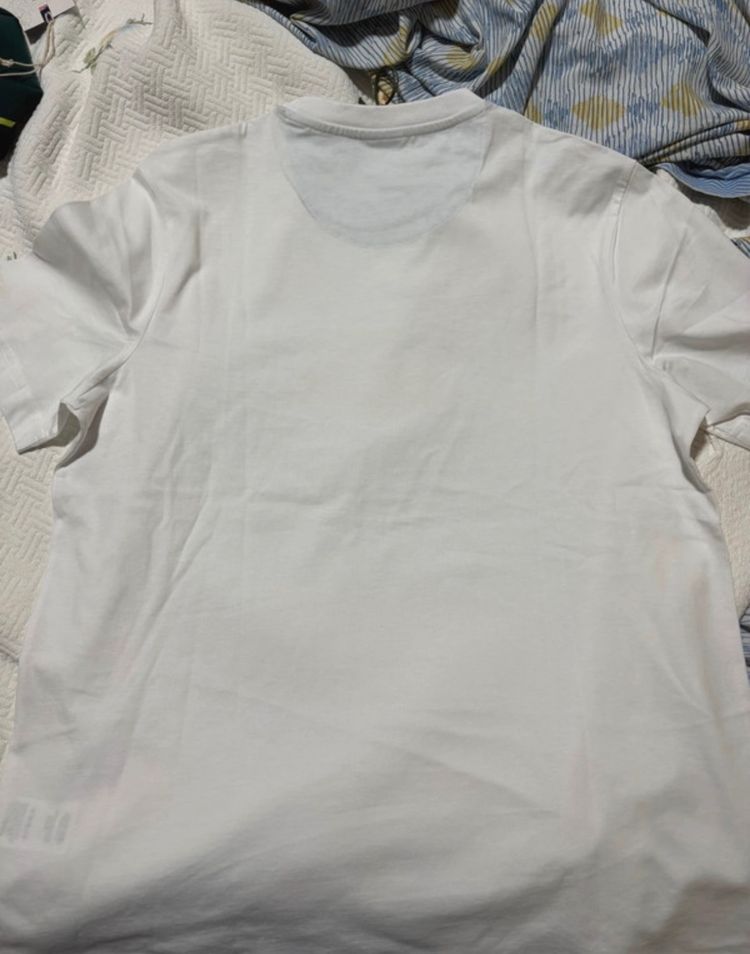 Immagine di White Short-Sleeve T-Shirt With Fish Print 2