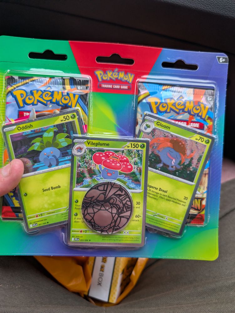 Double blister pack With Oddish, Vileplume, Gloom Cards