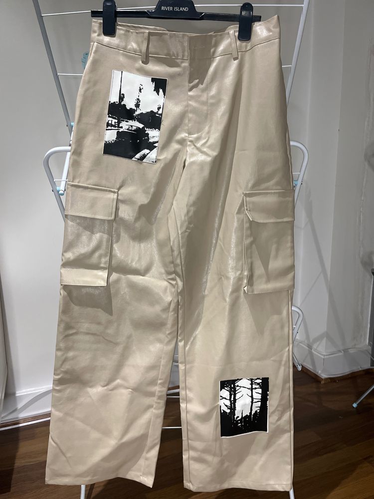 Mm6 Maison Margiela Beige Cargo Pants With Black And White Patches