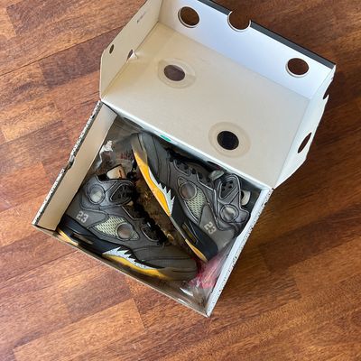 Jordan 5 Retro Off-White Muslin Taglia 42 (Usata)