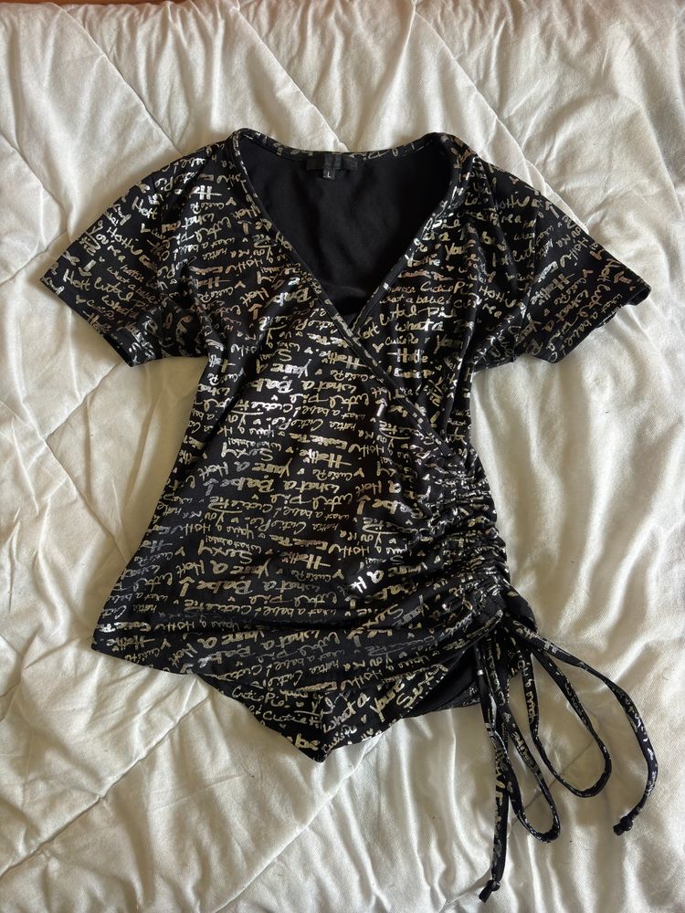 Black Short Sleeve Ruched Top With Gold Script Print