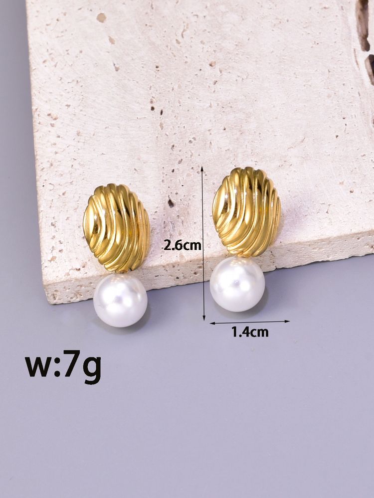 Immagine di Gold-Tone Earrings With Pearl Detail 1