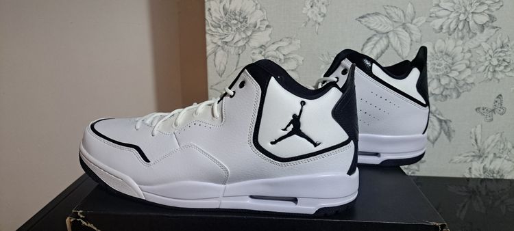 Jordan Courtside 23 UK 13 EUR 48.5 White Black Brand New Full Box image 3