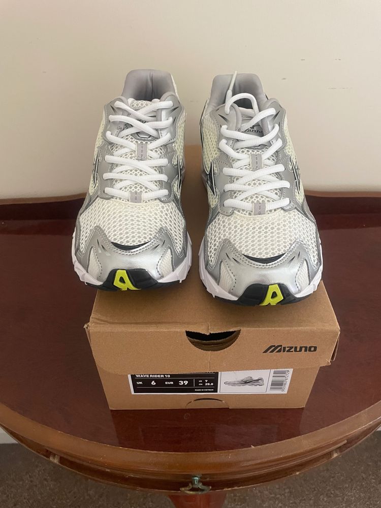 Mizuno Wave Rider 10 Running Shoes image 4