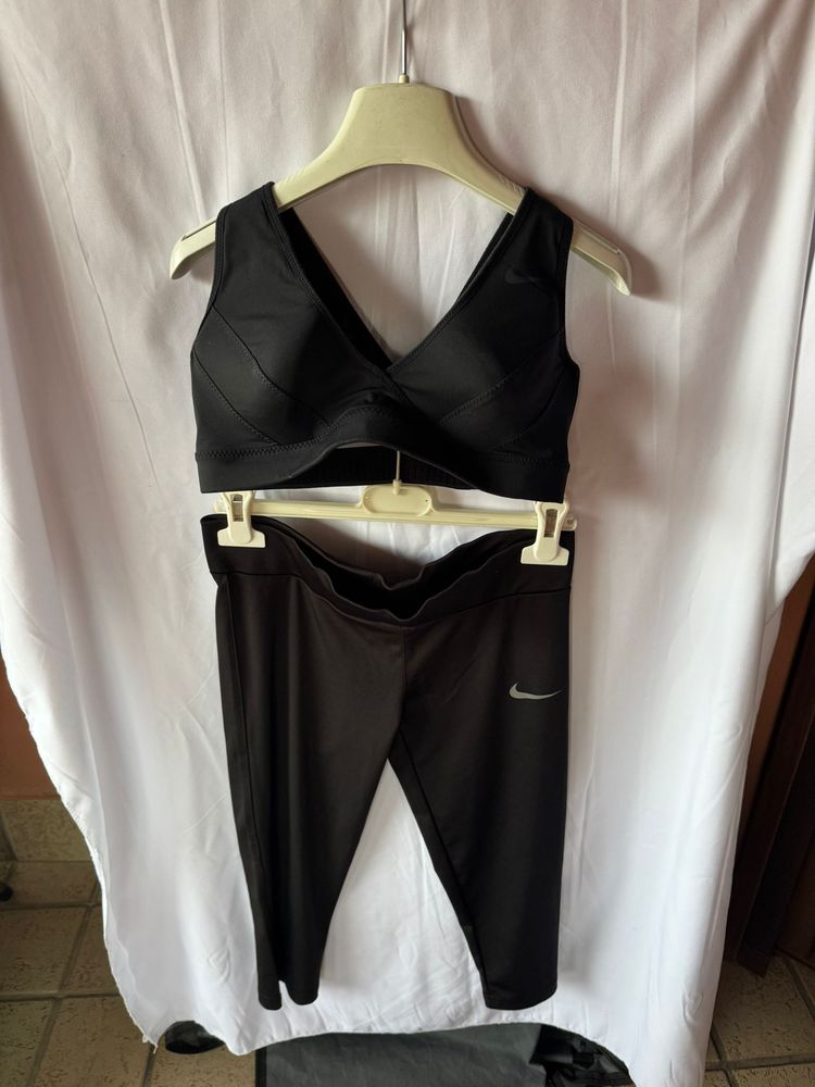 Nike Nike Black Sports Bra And Leggings Set product image