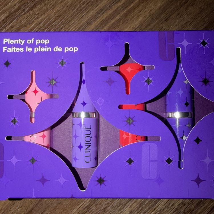 CLINIQUE Plenty of Pop 4 x Lipstick Gift Set Nude Love Cherry Plum £75 Value BN image 1