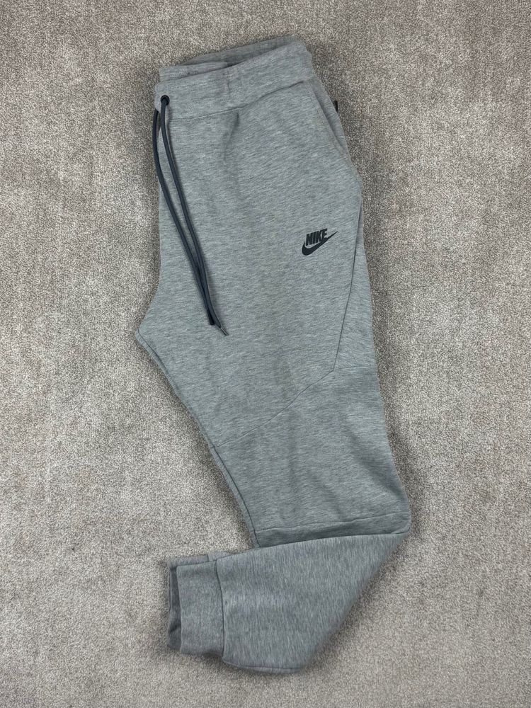 Nike Tech Fleece Grey Hoodie and Joggers Set 4