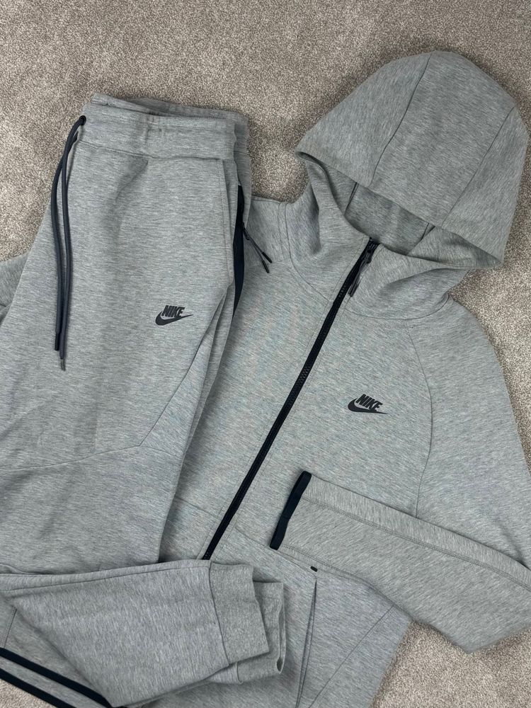 Nike Tech Fleece Grey Hoodie and Joggers Set 2