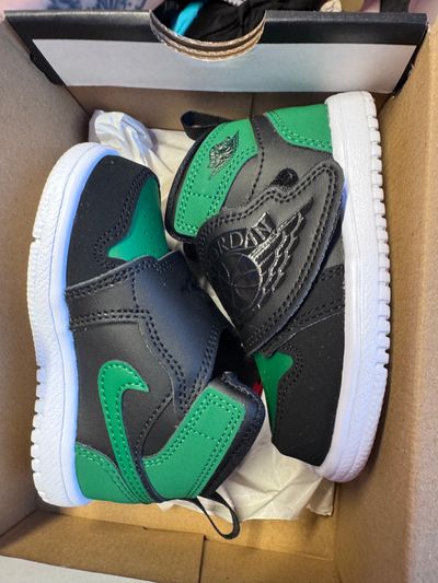 Nike Air Jordan 1 Mid Kids Sneakers 5.5