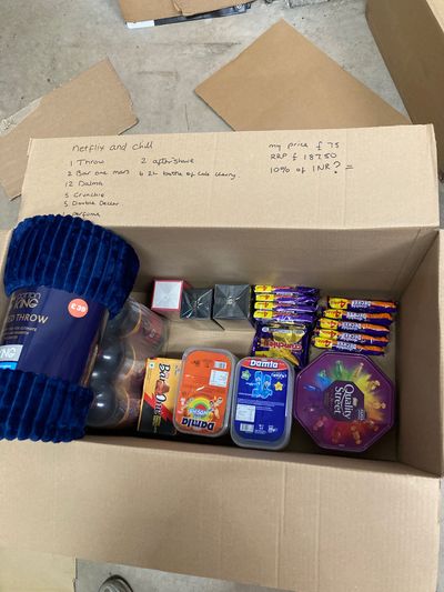 NETFLIX AND CHILL BUNDLE RRP £187.50