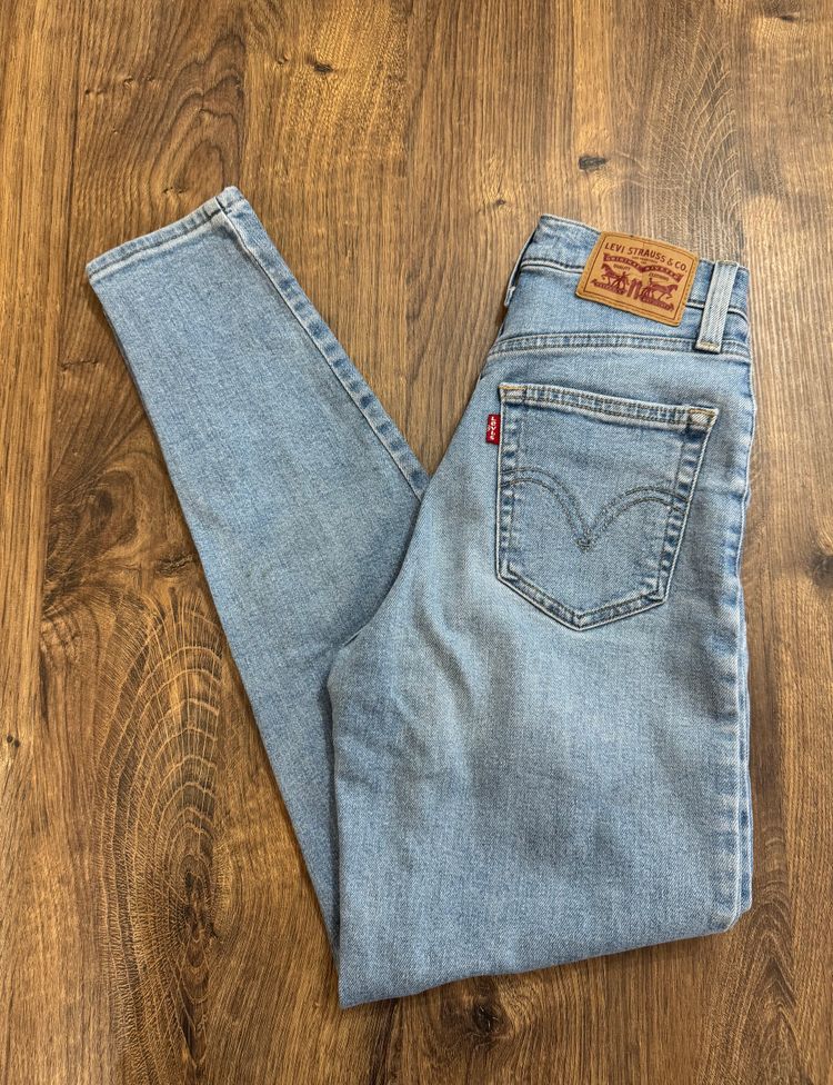 Levi'S High Waisted Mom Jeans W23L29