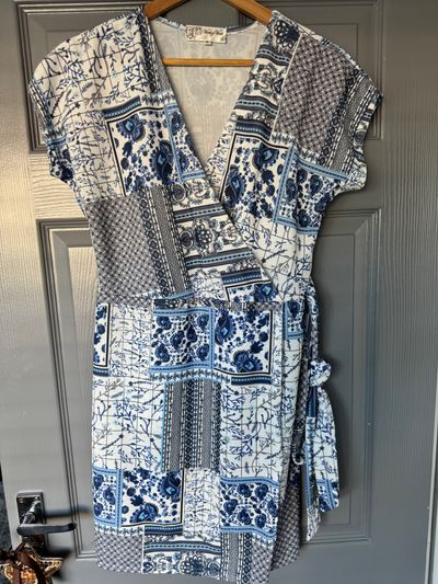 Voulez Vous Women'S Wrap Dress (M)