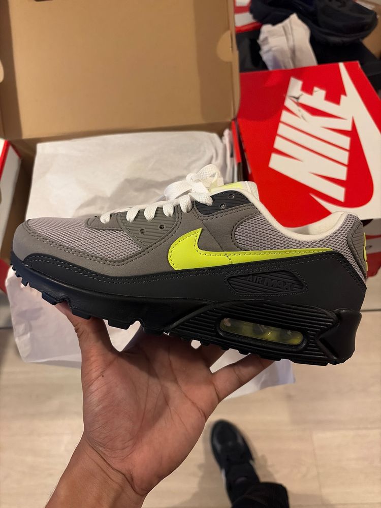 Nike Air Max 90 Sneakers