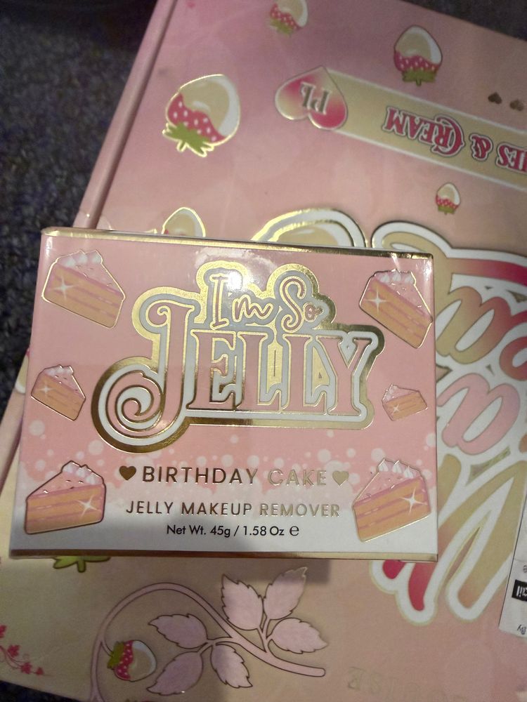Other I'M So Jelly Birthday Cake Jelly Makeup Remover product image