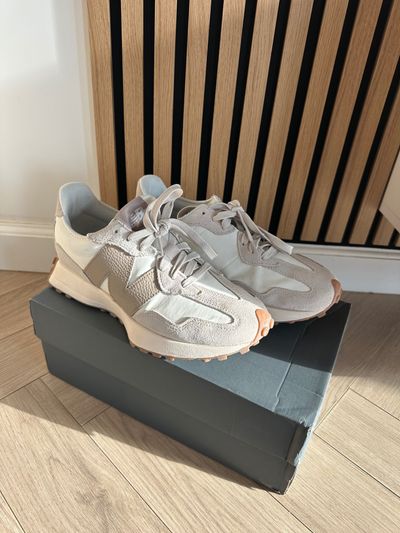 New Balance 327