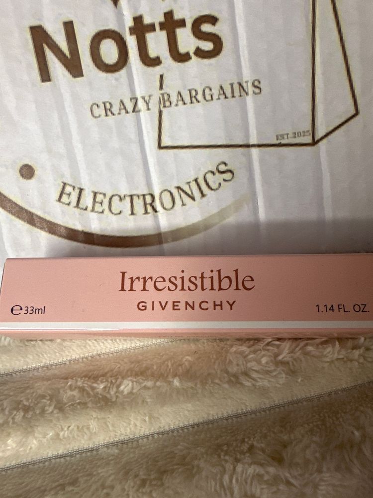 Givenchy Irresistible Perfume image 1