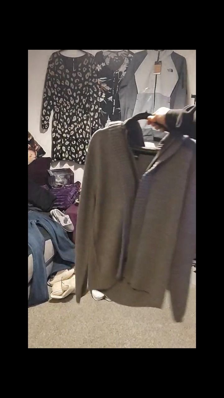 Bench bench cardi  product image