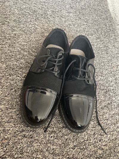 Herowey Black Lace-Up Shoes