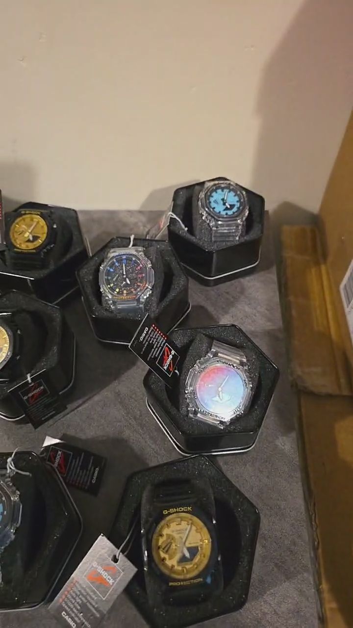 Casio G-Shock. GA- 2100 image 1