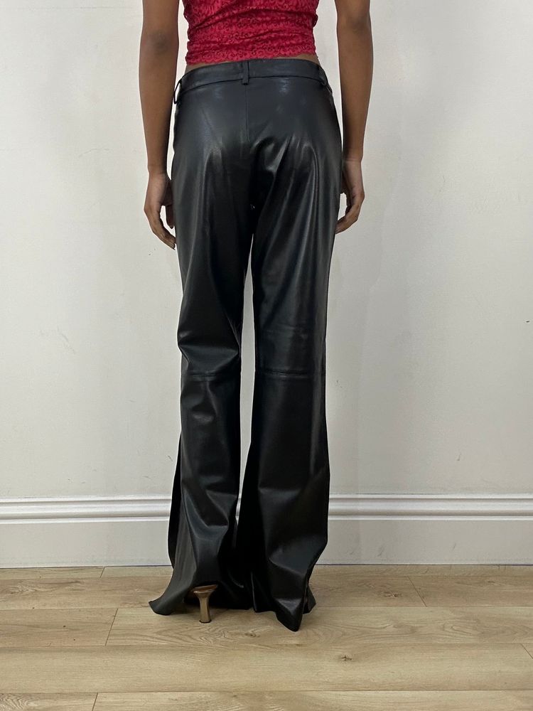 Immagine di MOB WIFE DROP | small black morgan de toi faux leather trousers 6