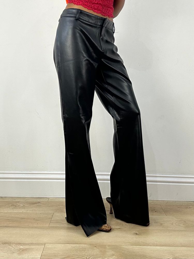 Immagine di MOB WIFE DROP | small black morgan de toi faux leather trousers 5
