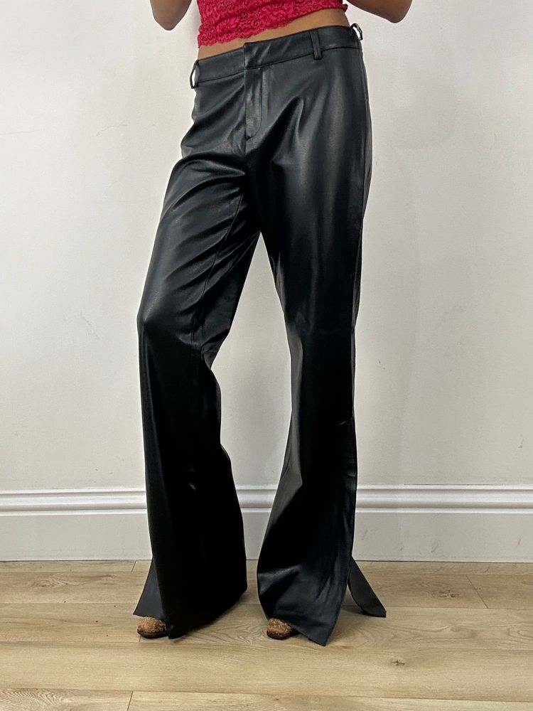 Immagine di MOB WIFE DROP | small black morgan de toi faux leather trousers 2