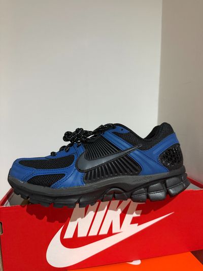 Nike vomero 5