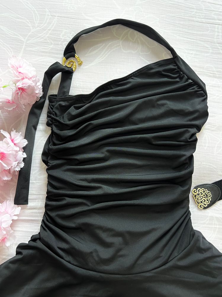 Black Ruched One-Shoulder Dress With Gold Buckle image 5