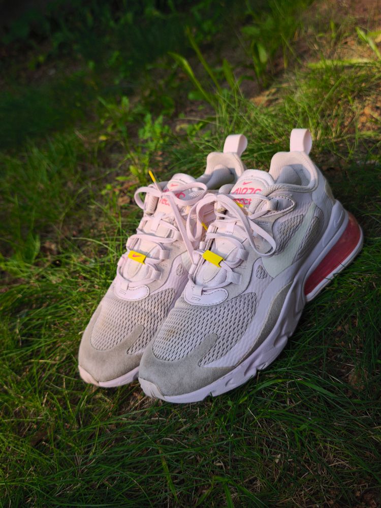 Nike Air Max 270 React Sneakers image 10