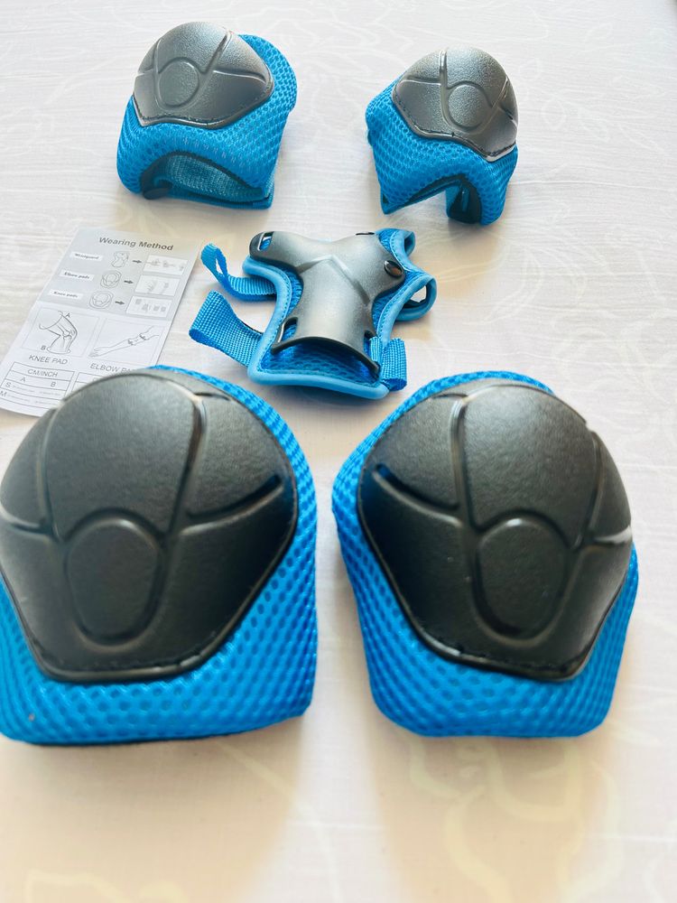 Set Blue Protective Pads Set product image