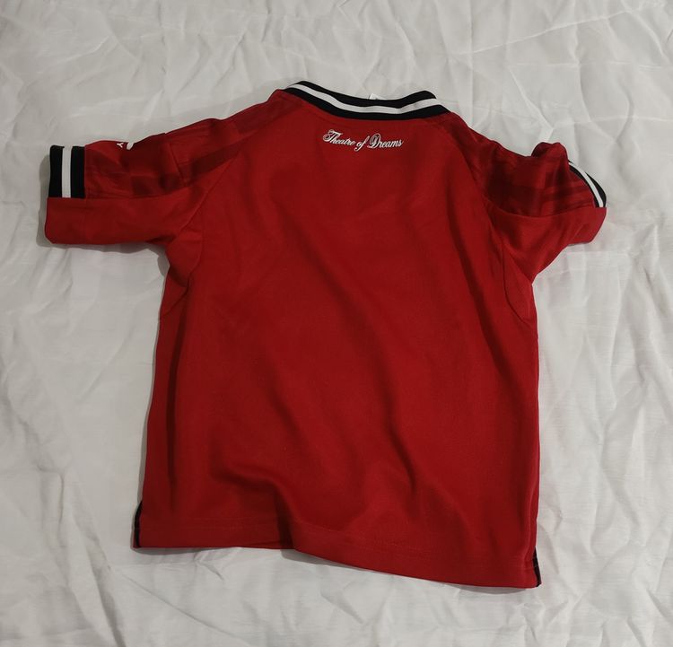Lot16 Kids Manchester United Red Football Shirt image 2