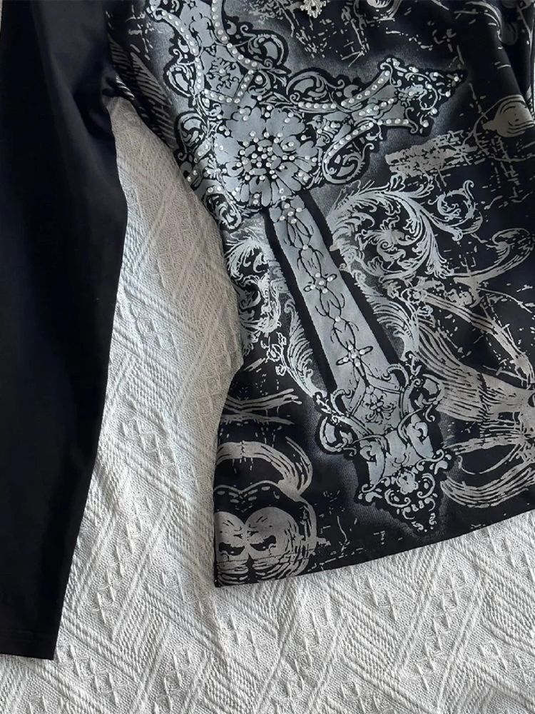 Black Long Sleeve Top With Cross Design imagen 2