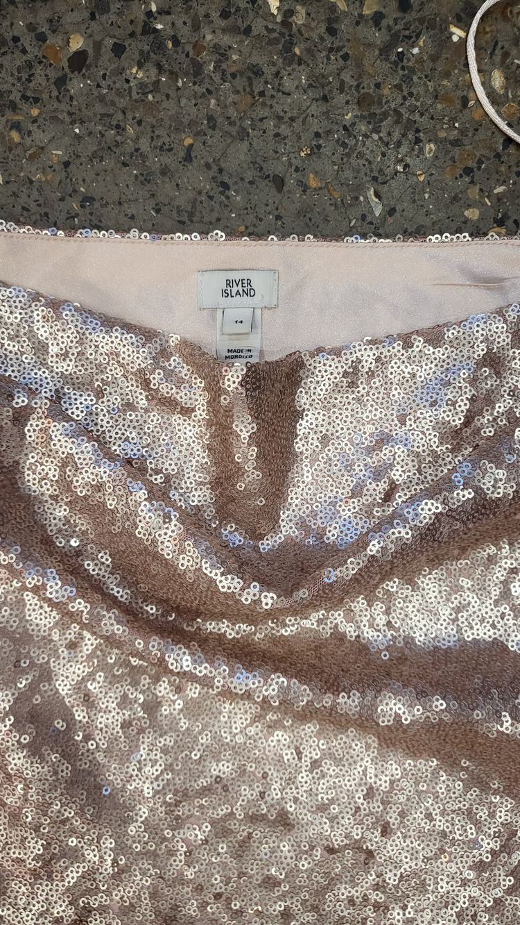 Sequin cowl neck top obraz 3