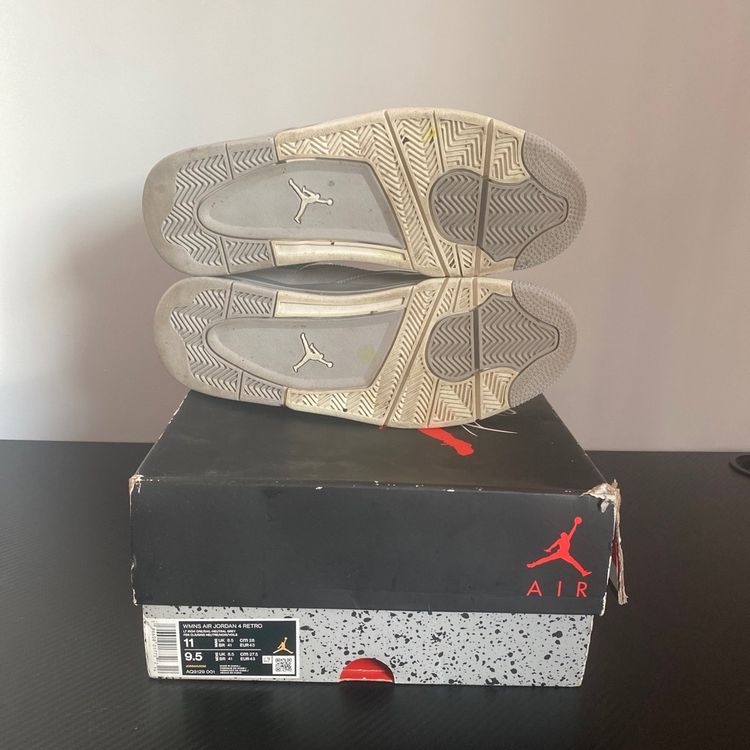 Wmns Air Jordan 4 Retro Sneakers 4