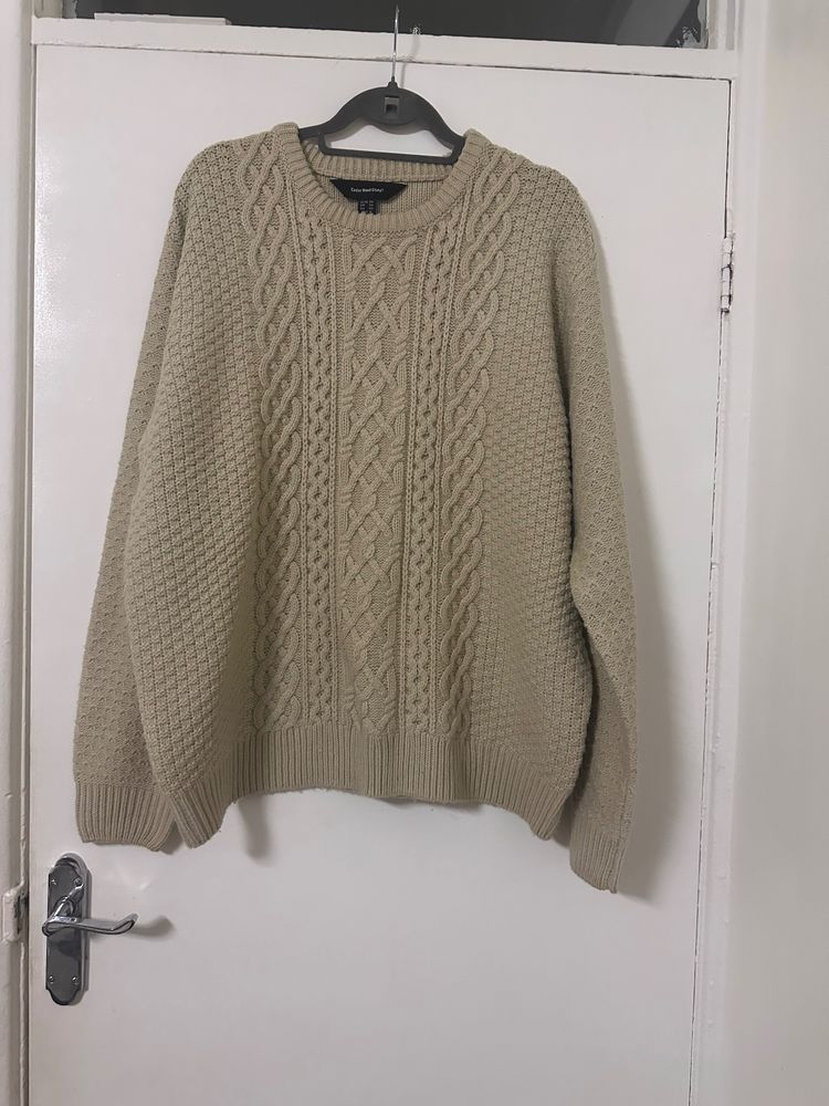 Cedar wood beige cable knit sweater