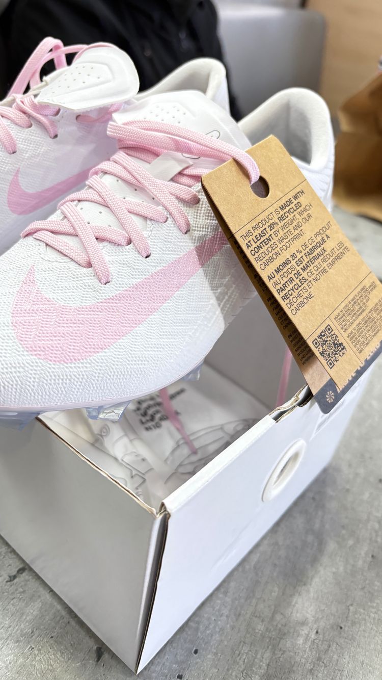 Nike Nike White And Pink Football Boots product image