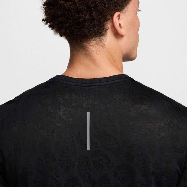 Nike Rise 365 Running Division Print T-Shirt - Black imagen 4